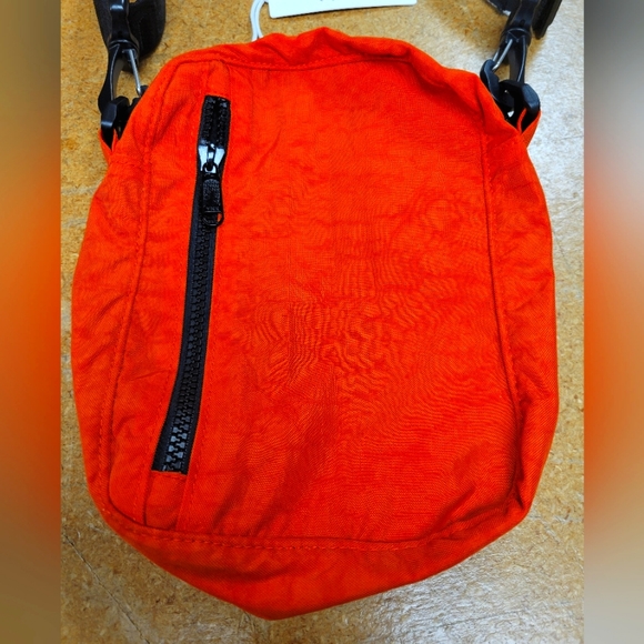 NWT BAGGU SPORT CROSSBODY IN TOMATO - Picture 2 of 5